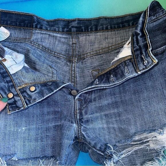 Levi’s 501’s shredded cutoffs sz 32 - Picture 6 of 6